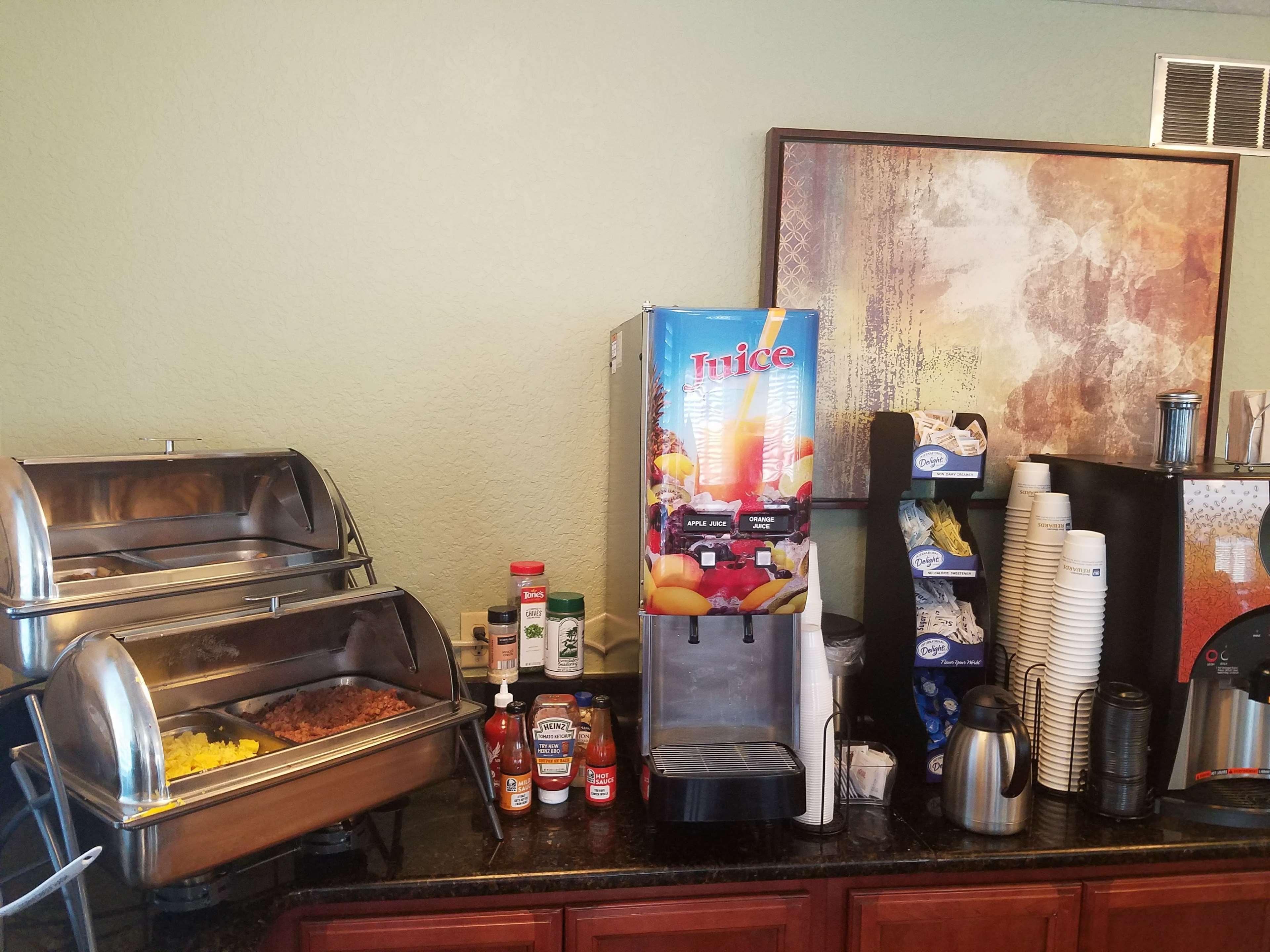 贝斯特韦斯特航天飞机酒店 泰特斯维尔 外观 照片